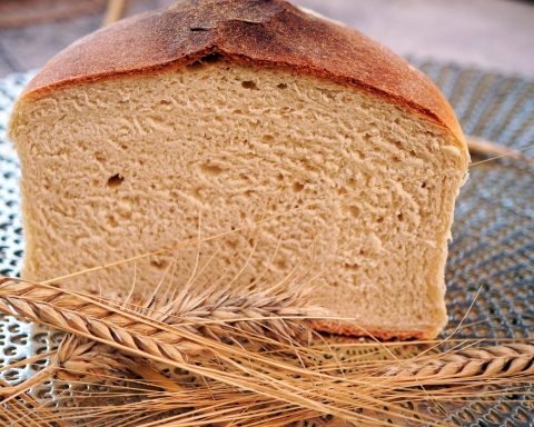 Volkoren brood en groenten als bronnen van vitamine B1